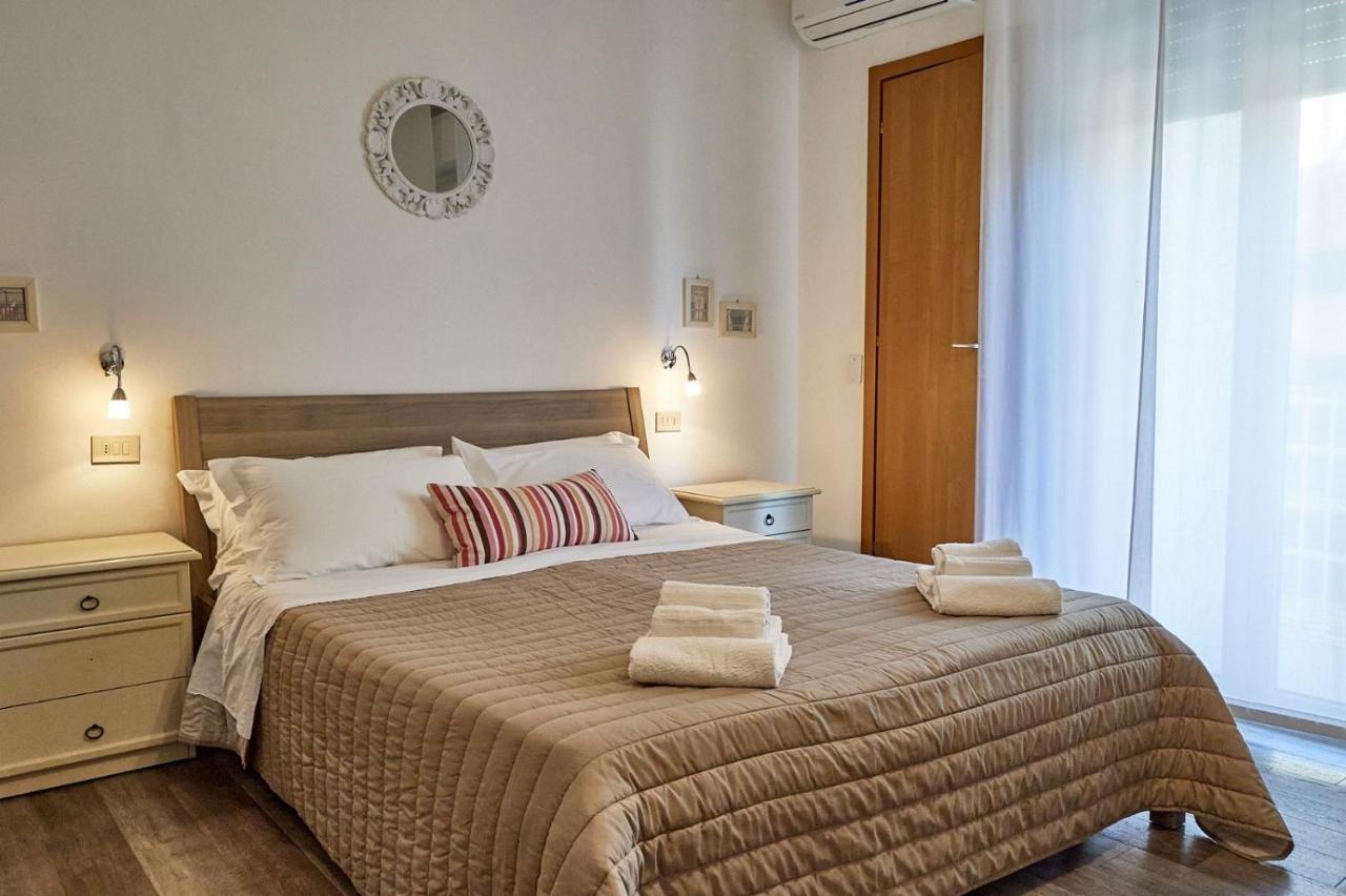 Hotel Spring Римини Экстерьер фото