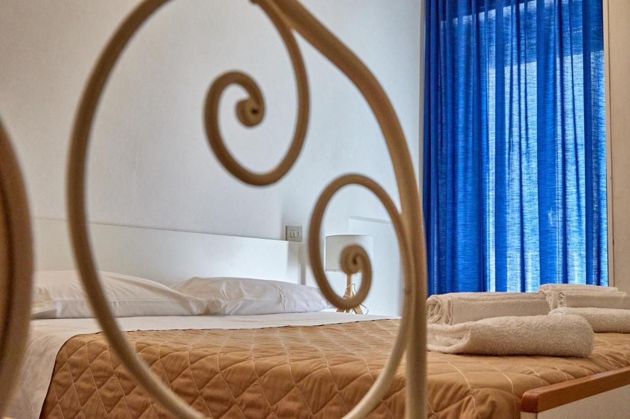 Hotel Spring Римини Экстерьер фото