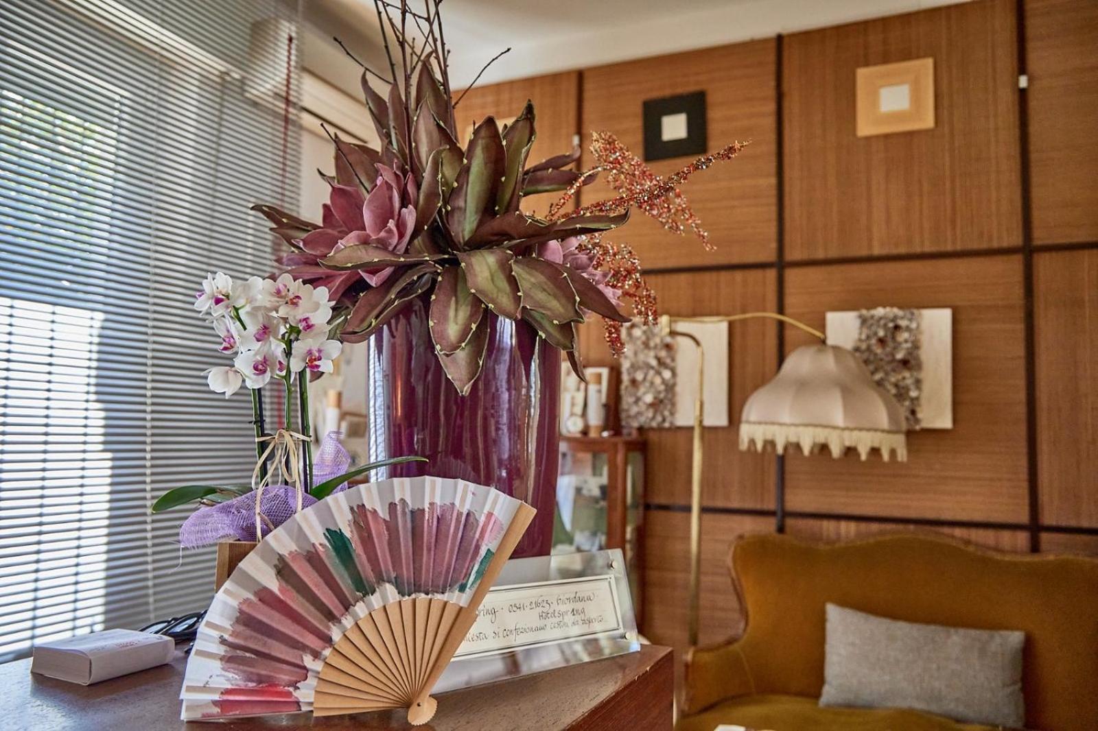Hotel Spring Римини Экстерьер фото