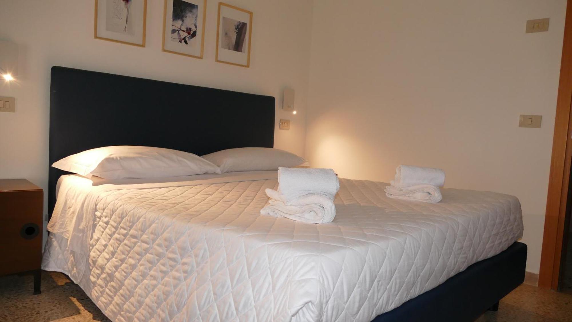 Hotel Spring Римини Экстерьер фото