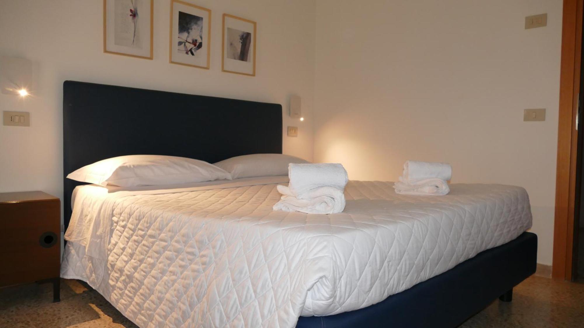 Hotel Spring Римини Экстерьер фото