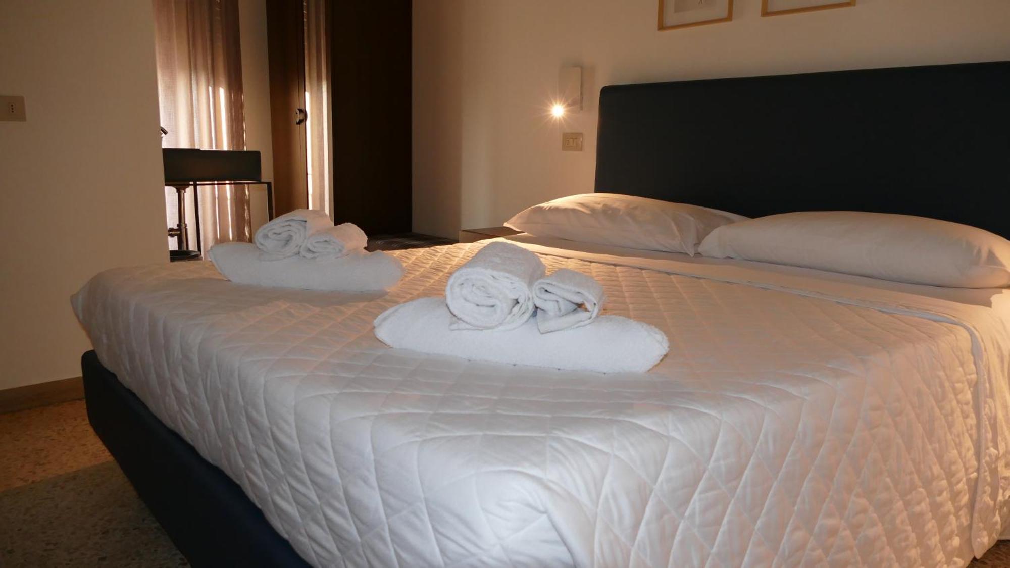 Hotel Spring Римини Экстерьер фото