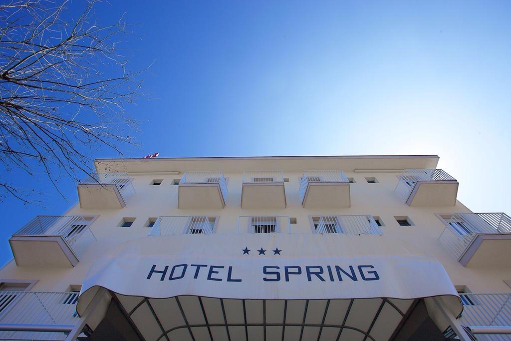 Hotel Spring Римини Экстерьер фото
