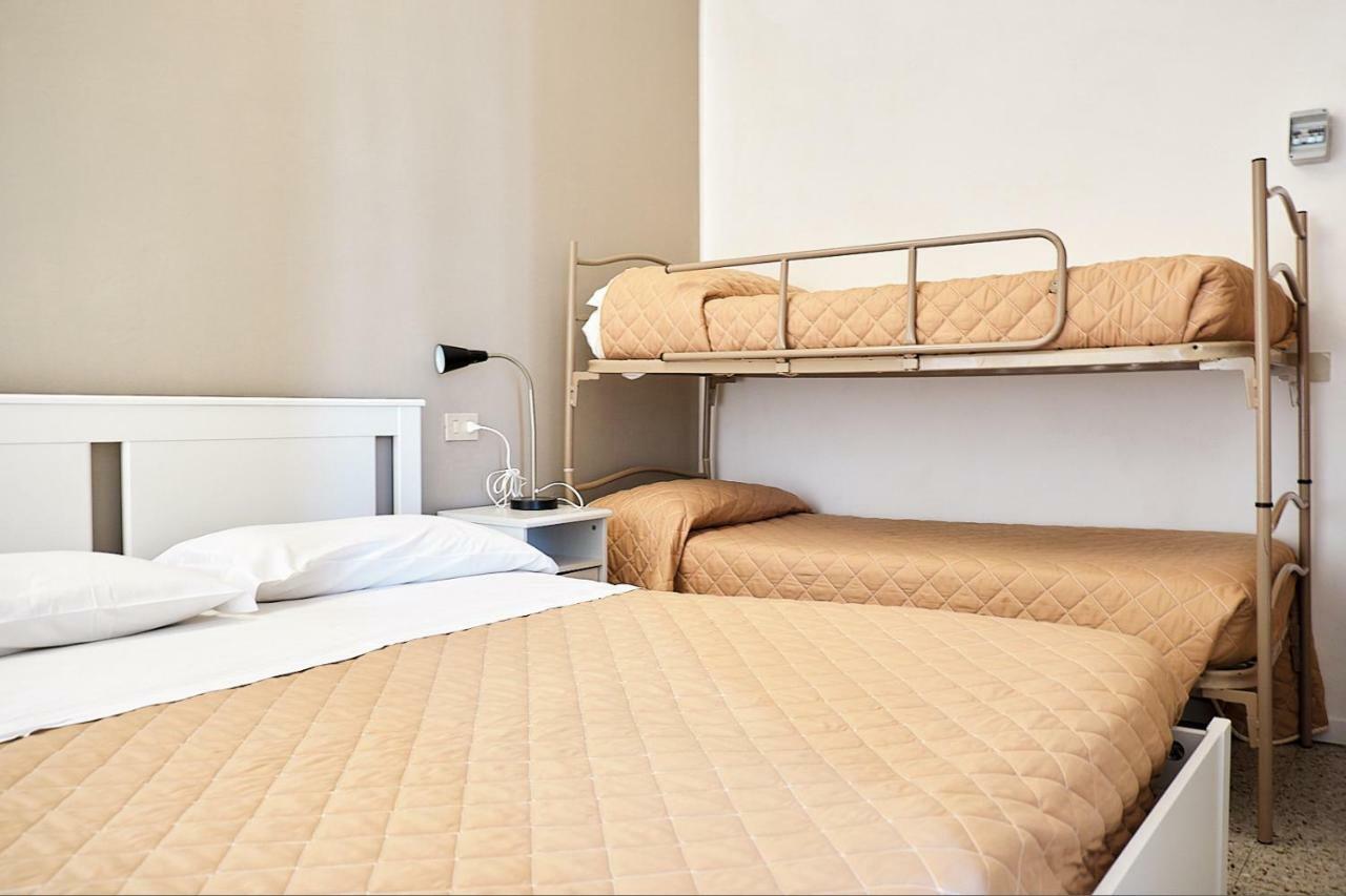 Hotel Spring Римини Экстерьер фото